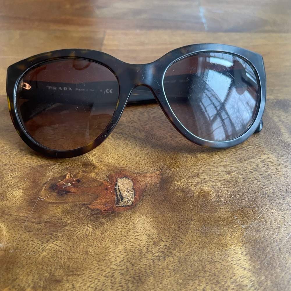 Prada Women's tortoise shell  Sunglasses